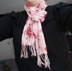[Gift With Purchase] Rue 21 Pink Floral Fringe Scarf